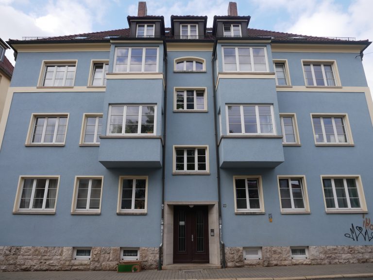 Frontseite der Einrichtung