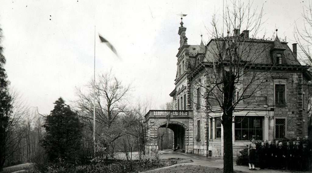 Villa als Kinderheim Rosa Thaelmann in DDR Zeiten